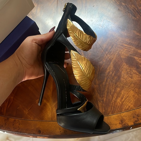 Giuseppe Zanotti Coline Gold Leaf Black Heels - Picture 4 of 7